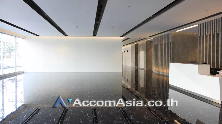  Summer Hub Office space  for Rent BTS Phra khanong in Sukhumvit Bangkok