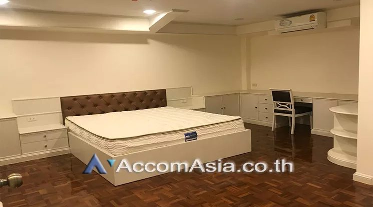 5  3 br Apartment For Rent in Sukhumvit ,Bangkok BTS Phrom Phong at Low-rise apartment, Walk 400m to BTS AA24673