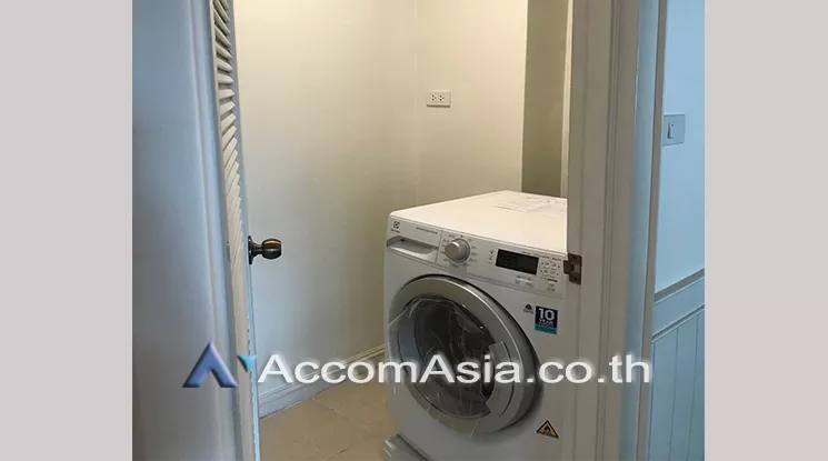 10  3 br Apartment For Rent in Sukhumvit ,Bangkok BTS Phrom Phong at Low-rise apartment, Walk 400m to BTS AA24673