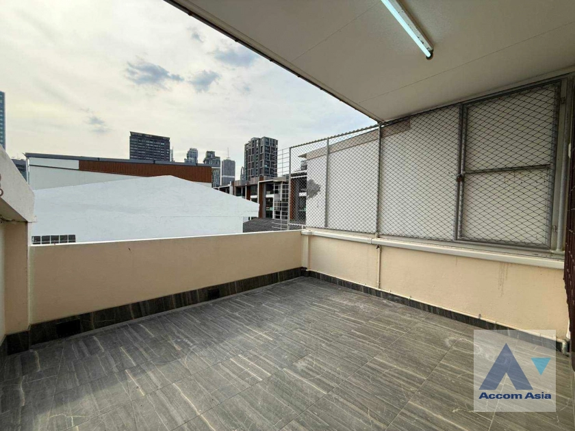 7  5 br Townhouse for rent and sale in Sukhumvit ,Bangkok BTS Ekkamai AA24676