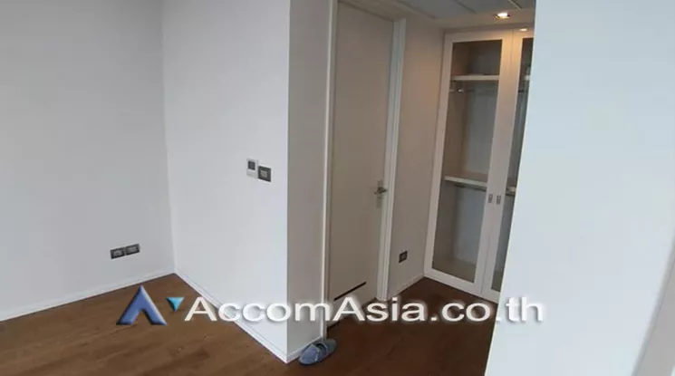 unit 1 Bedroom  Condominium For Sale in Sathorn, Bangkok  near BTS Surasak (AA24684)