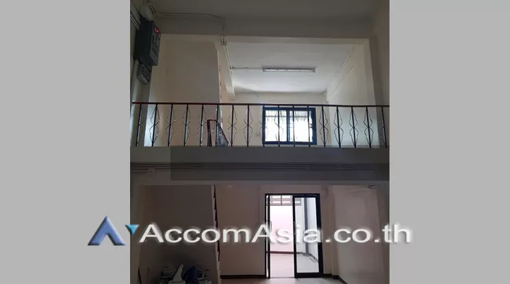 unit 3 Bedrooms  Shophouse For Rent in Sathorn, Bangkok  (AA24690)
