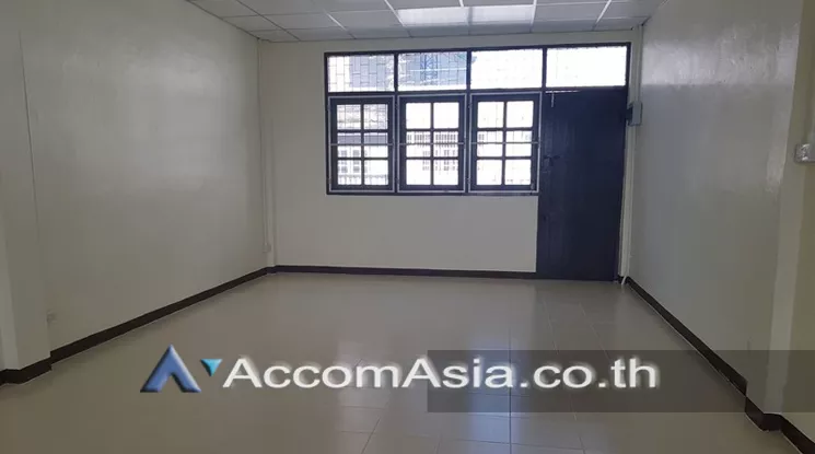  3 Bedrooms  Shophouse For Rent in Sathorn, Bangkok  (AA24690)