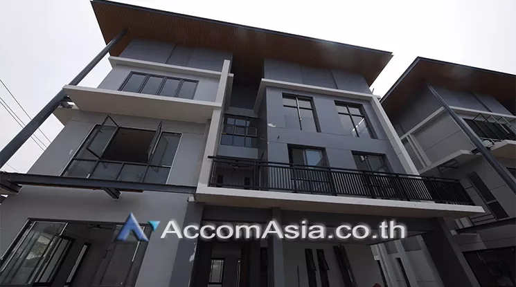 2  5 br House For Rent in Bangna ,Bangkok BTS Bang Na at House in Compound AA24710