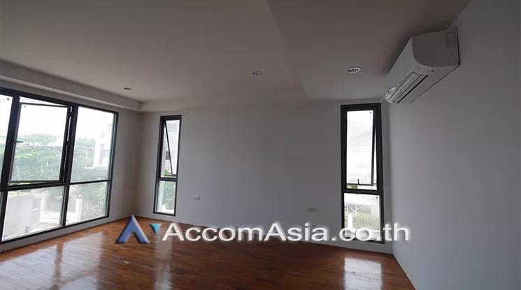  1  5 br House For Rent in Bang Na ,Bangkok BTS Bang Na at House in Compound AA24710