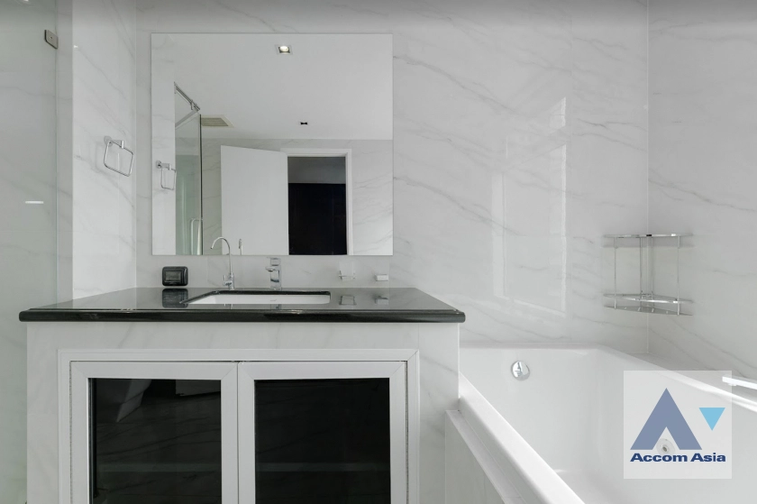 15  3 br Condominium For Sale in Sukhumvit ,Bangkok BTS Ekkamai at Fullerton Sukhumvit AA24711