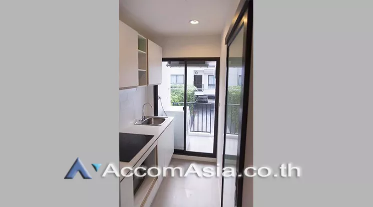 2 Bedrooms  Condominium For Rent in Sukhumvit, Bangkok  near MRT Queen Sirikit National Convention Center (AA24723)