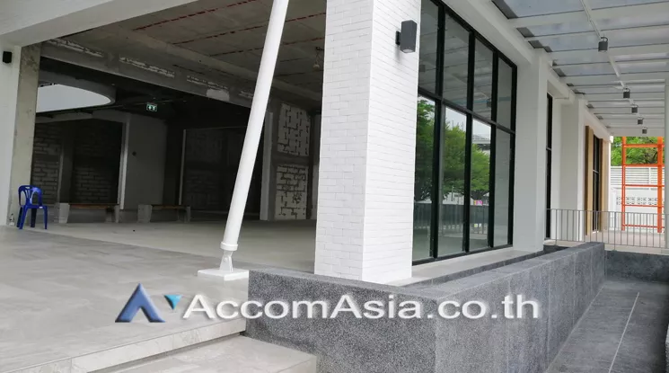 12  Retail / Showroom For Rent in Sukhumvit ,Bangkok BTS Phrom Phong at Retail Space for RENT AA24730