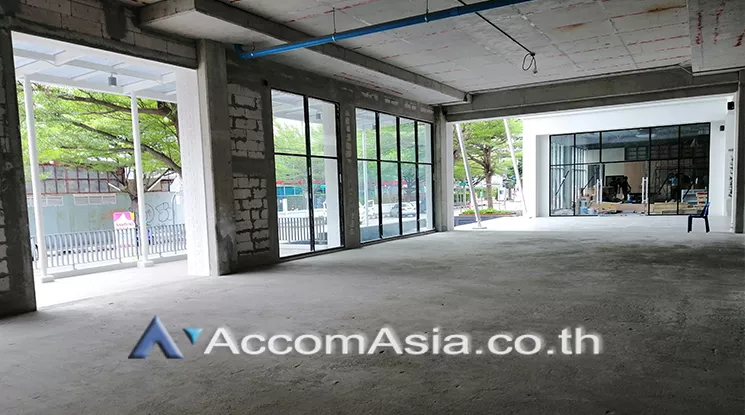 4  Retail / Showroom For Rent in Sukhumvit ,Bangkok BTS Phrom Phong at Retail Space for RENT AA24730