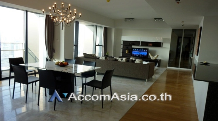  3 Bedrooms  Condominium For Sale in Sathorn, Bangkok  near BTS Chong Nonsi - MRT Lumphini (AA24735)