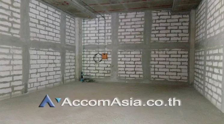  2  Retail / Showroom For Rent in Sukhumvit ,Bangkok BTS Phrom Phong at Retail Space for RENT AA24740
