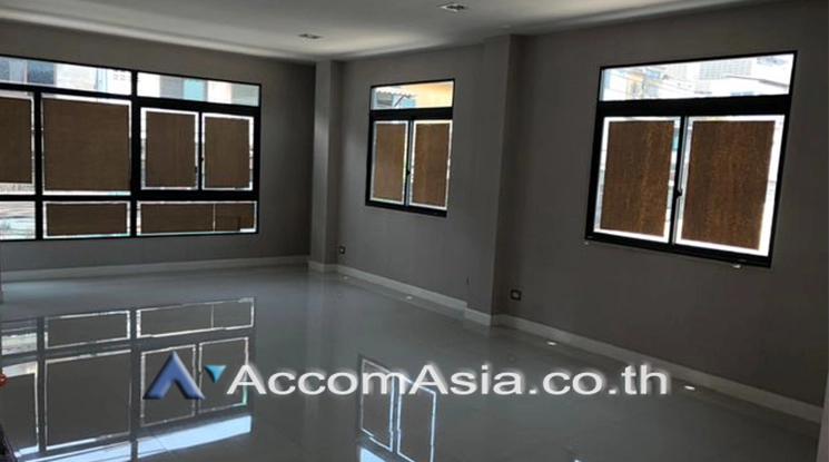  1  3 br House for rent and sale in Rama 3 ,Bangkok BTS Surasak AA24751