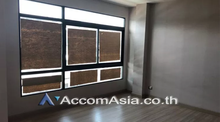  1  3 br House for rent and sale in charoenkrung ,Bangkok BTS Surasak AA24751