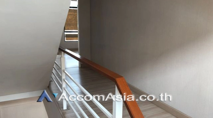 unit 3 Bedrooms  House For Rent & Sale in Rama 3, Bangkok  near BTS Surasak (AA24751)