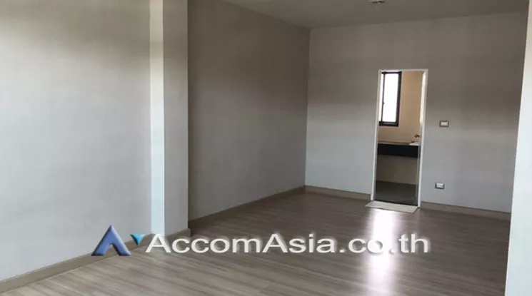 6  3 br House for rent and sale in charoenkrung ,Bangkok BTS Surasak AA24751