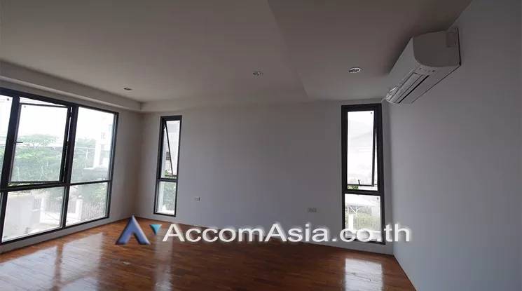  2  5 br House For Rent in Bangna ,Bangkok BTS Bang Na at House in Compound AA24773