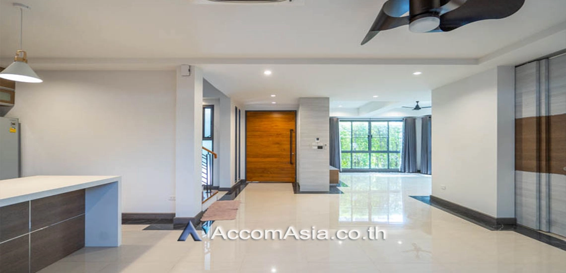 4  5 br House For Rent in Bang Na ,Bangkok BTS Bang Na at House in Compound AA24774
