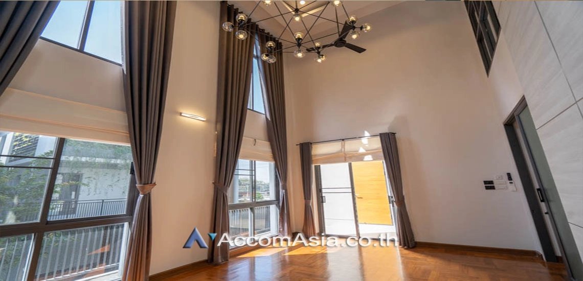 6  5 br House For Rent in Bang Na ,Bangkok BTS Bang Na at House in Compound AA24774