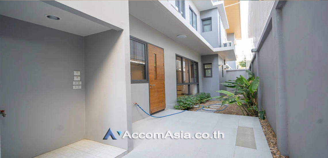 15  5 br House For Rent in Bangna ,Bangkok BTS Bang Na at House in Compound AA24774