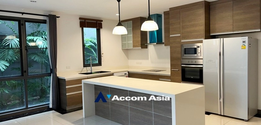 4  4 br House For Rent in Bang Na ,Bangkok BTS Bang Na at House in Compound AA24775