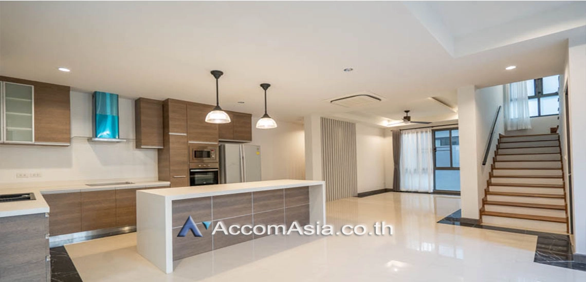  1  4 br House For Rent in Bang Na ,Bangkok BTS Bang Na at House in Compound AA24775