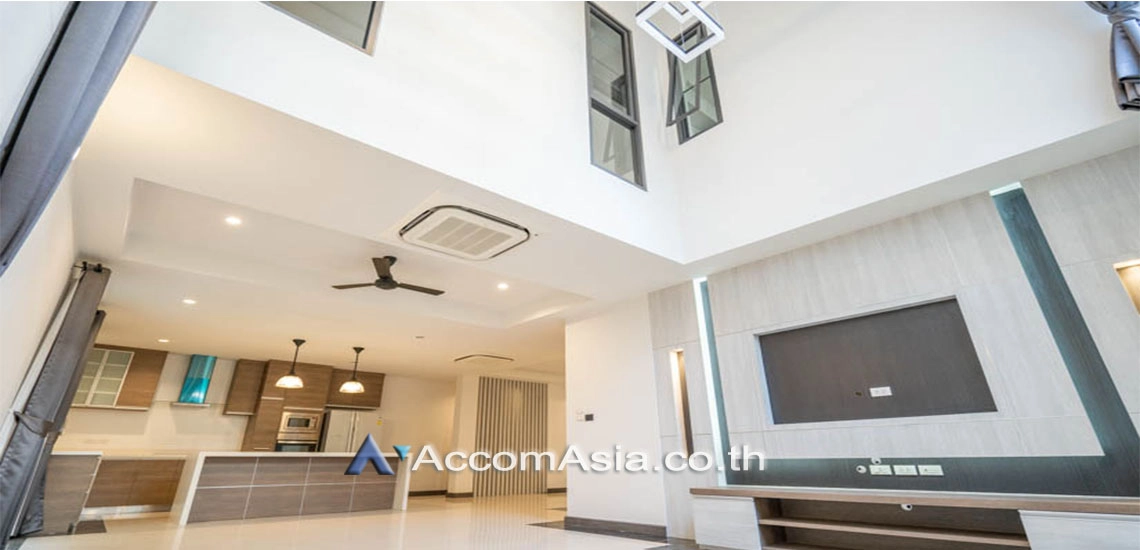  1  4 br House For Rent in Bang Na ,Bangkok BTS Bang Na at House in Compound AA24775