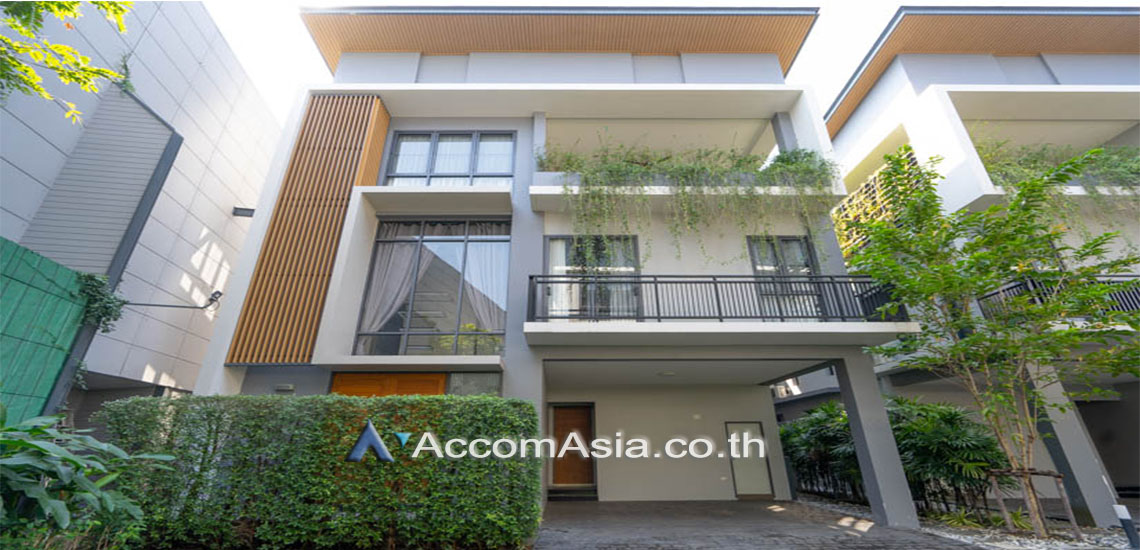 House in Compound 4 br House For Rent in bangna, Bangkok AA24775 /