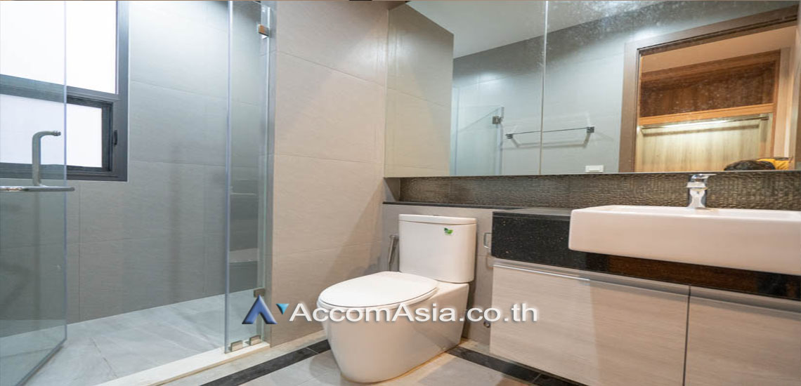 House in Compound 4 br House For Rent in bangna, Bangkok AA24775 /