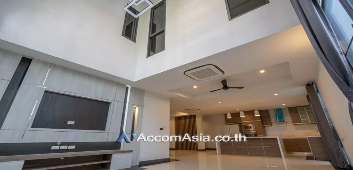 unitPet friendly |  4 Bedrooms  House For Rent in Bang Na, Bangkok  near BTS Bang Na (AA24777)