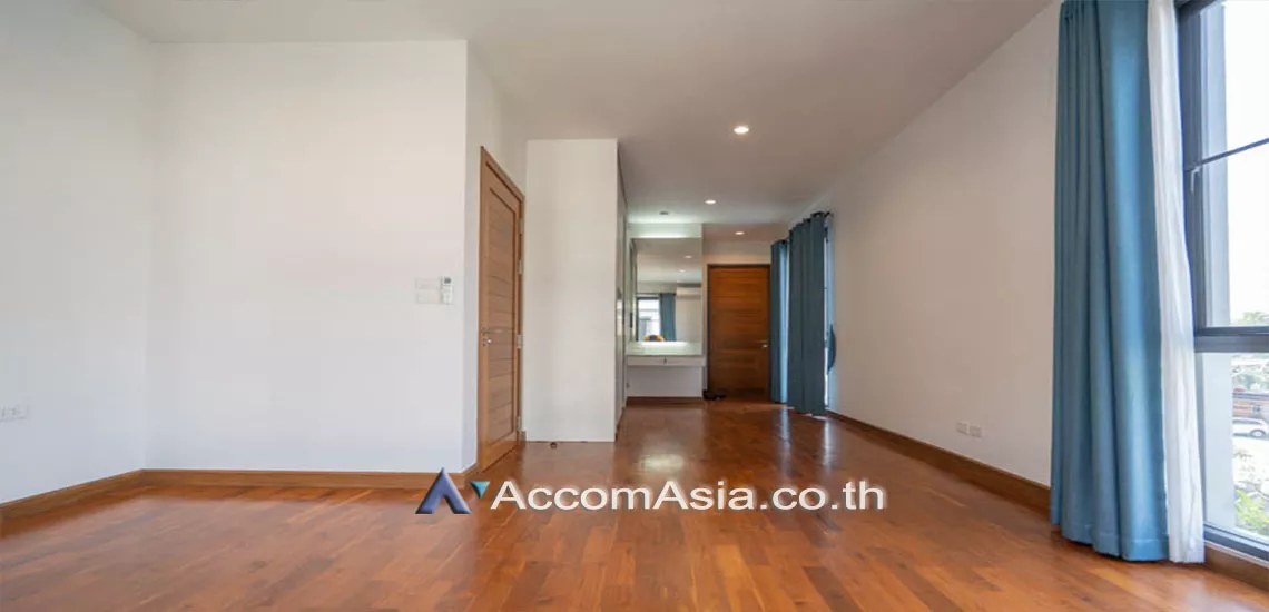 10  4 br House For Rent in Bangna ,Bangkok BTS Bang Na at House in Compound AA24777
