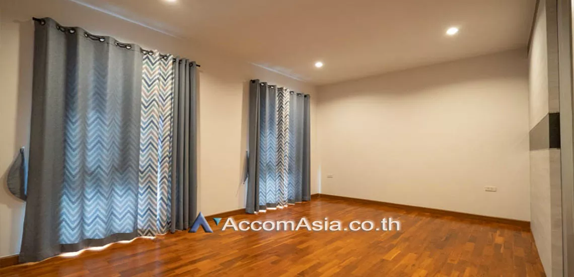 6  4 br House For Rent in Bangna ,Bangkok BTS Bang Na at House in Compound AA24777
