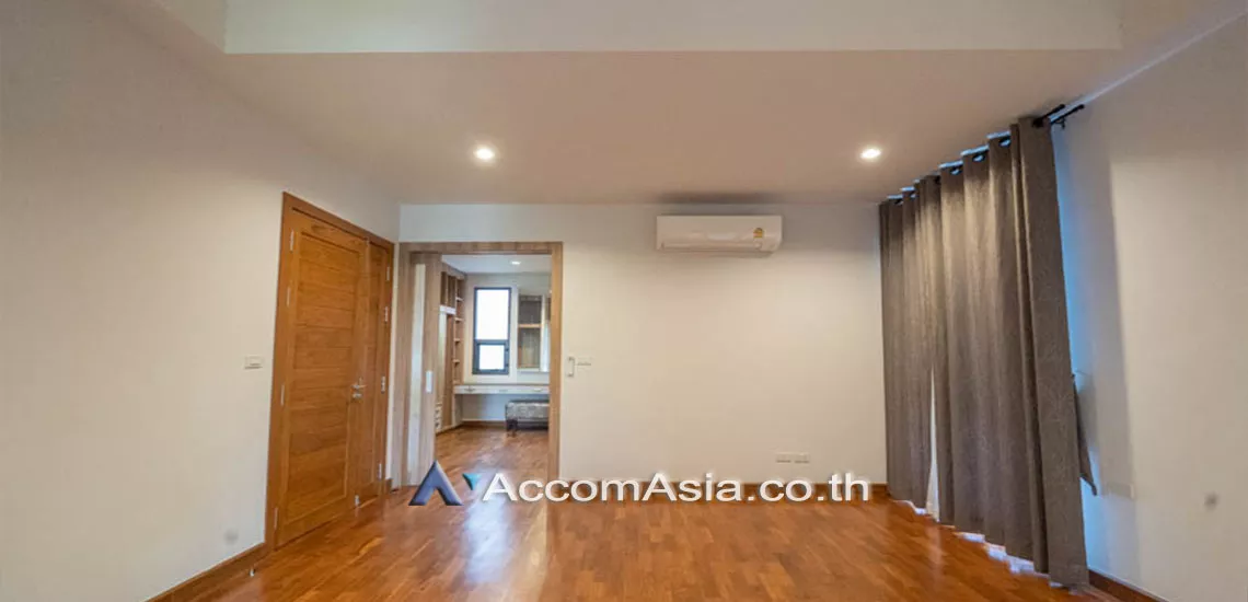 7  4 br House For Rent in Bangna ,Bangkok BTS Bang Na at House in Compound AA24777