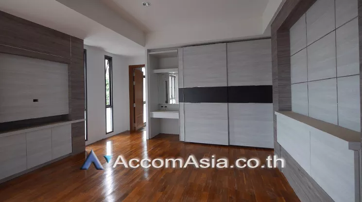 unitPet friendly |  5 Bedrooms  House For Rent in Bang Na, Bangkok  near BTS Bang Na (AA24778)