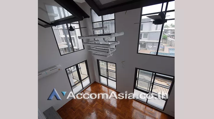 unitPet friendly |  5 Bedrooms  House For Rent in Bang Na, Bangkok  near BTS Bang Na (AA24779)