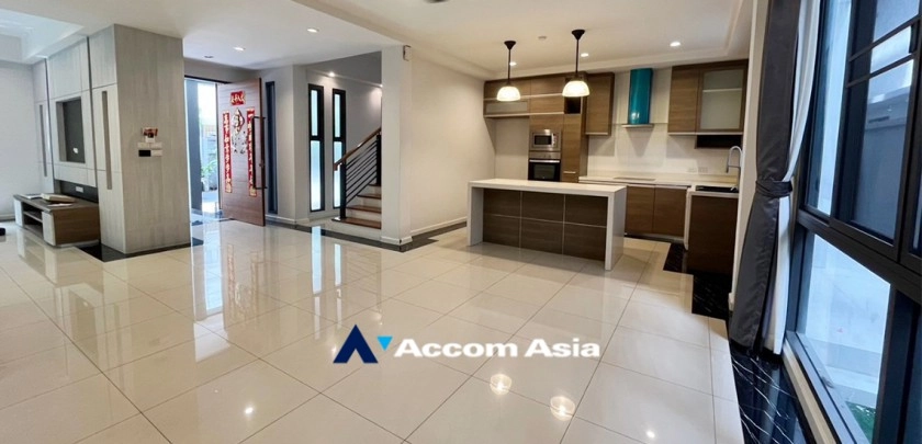 11  5 br House for rent and sale in Bang Na ,Bangkok BTS Bang Na at House in Compound AA24780
