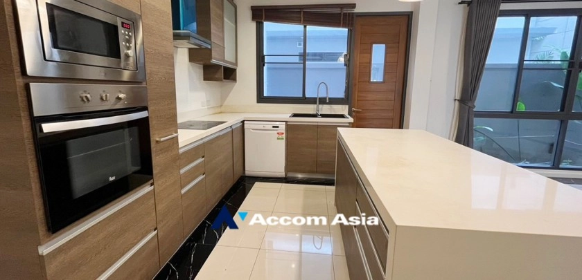 20  5 br House for rent and sale in Bang Na ,Bangkok BTS Bang Na at House in Compound AA24780