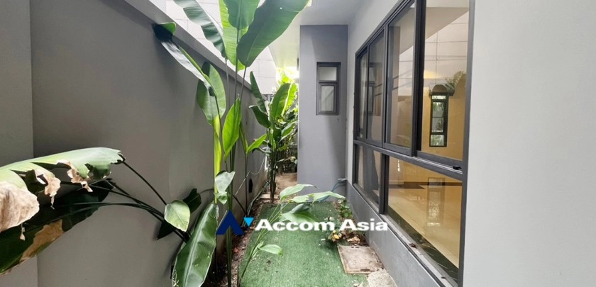 56  5 br House for rent and sale in Bang Na ,Bangkok BTS Bang Na at House in Compound AA24780