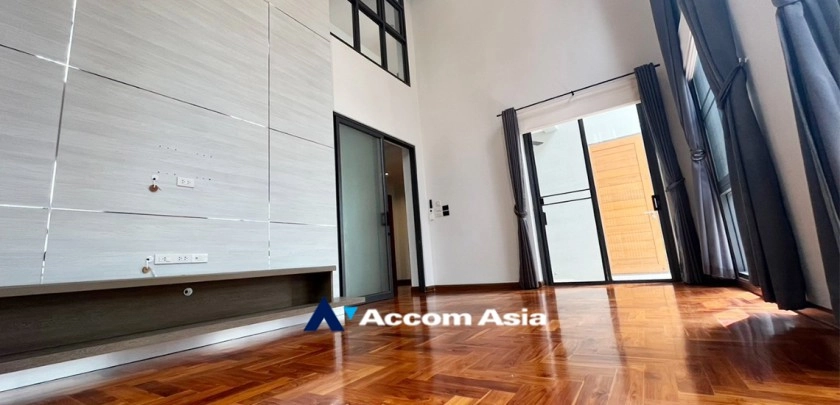7  5 br House for rent and sale in Bang Na ,Bangkok BTS Bang Na at House in Compound AA24780