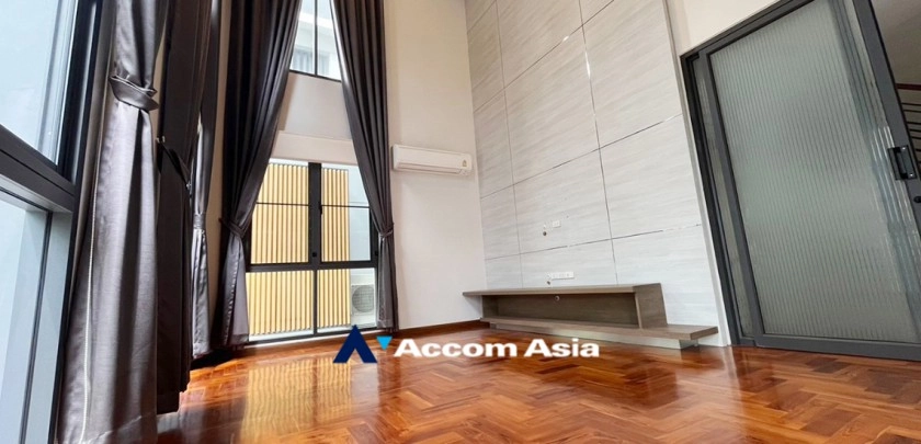  1  5 br House For Rent in Bangna ,Bangkok BTS Bang Na at House in Compound AA24780