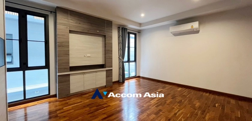 27  5 br House for rent and sale in Bang Na ,Bangkok BTS Bang Na at House in Compound AA24780