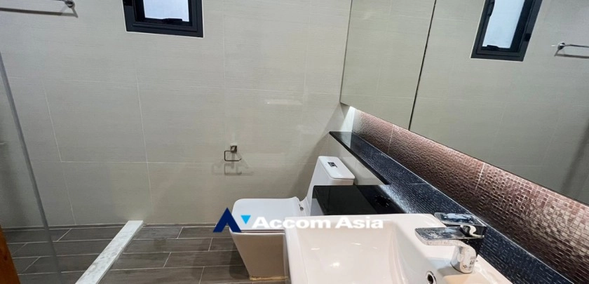 46  5 br House for rent and sale in Bang Na ,Bangkok BTS Bang Na at House in Compound AA24780