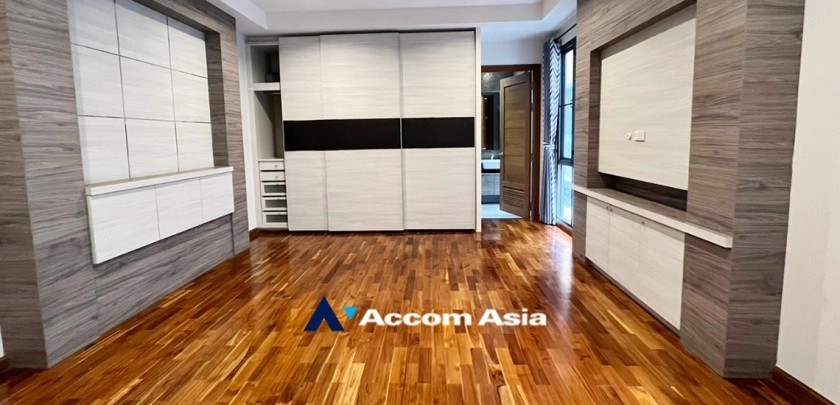 30  5 br House for rent and sale in Bang Na ,Bangkok BTS Bang Na at House in Compound AA24780