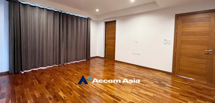 32  5 br House For Rent in Bangna ,Bangkok BTS Bang Na at House in Compound AA24780
