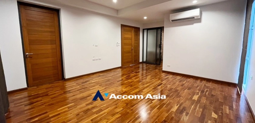 33  5 br House For Rent in Bangna ,Bangkok BTS Bang Na at House in Compound AA24780