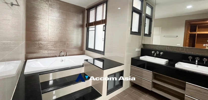50  5 br House For Rent in Bangna ,Bangkok BTS Bang Na at House in Compound AA24780