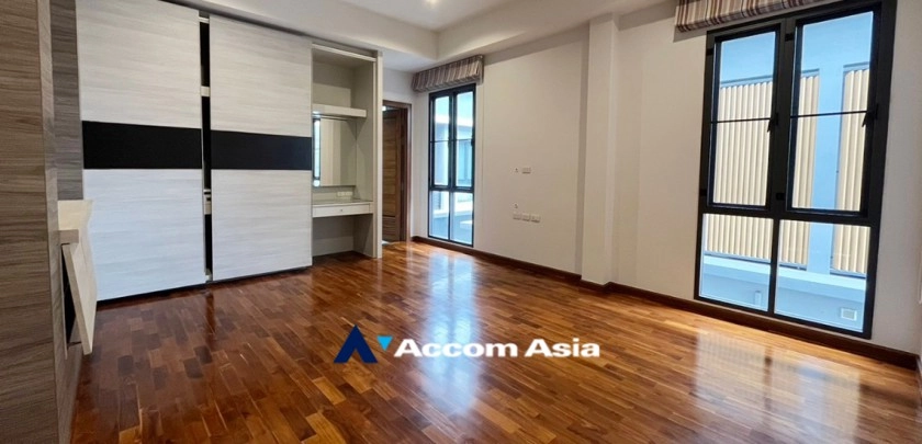 34  5 br House for rent and sale in Bang Na ,Bangkok BTS Bang Na at House in Compound AA24780