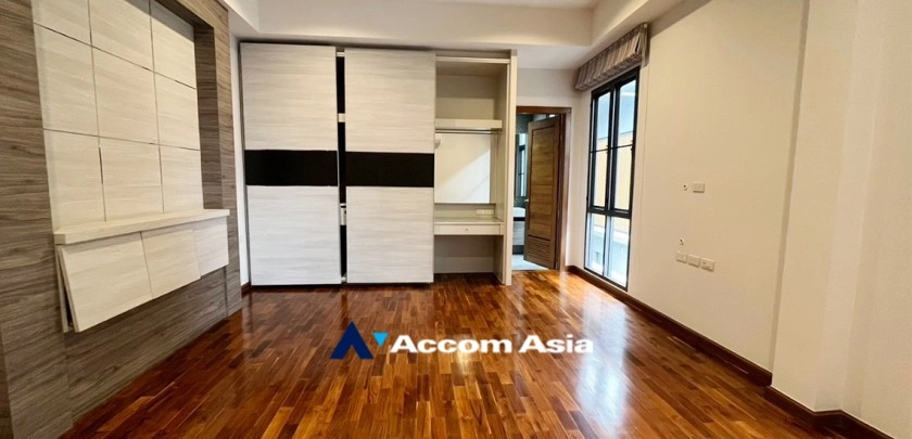 36  5 br House for rent and sale in Bang Na ,Bangkok BTS Bang Na at House in Compound AA24780