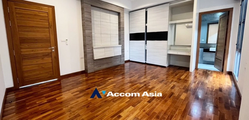 37  5 br House for rent and sale in Bang Na ,Bangkok BTS Bang Na at House in Compound AA24780