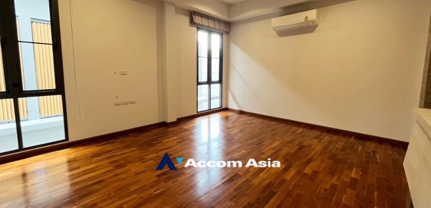 38  5 br House for rent and sale in Bang Na ,Bangkok BTS Bang Na at House in Compound AA24780
