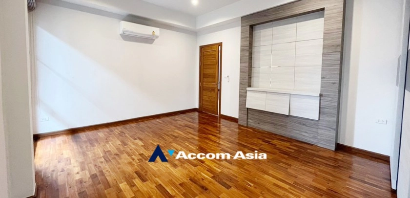 39  5 br House for rent and sale in Bang Na ,Bangkok BTS Bang Na at House in Compound AA24780